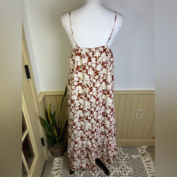 Universal Thread Maxi Dress S Brown White Floral Smocked Tiered Boho Cottagecore - Picture 8 of 10